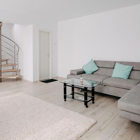 Stepo Sunset Apartment Bucharest Luaran gambar